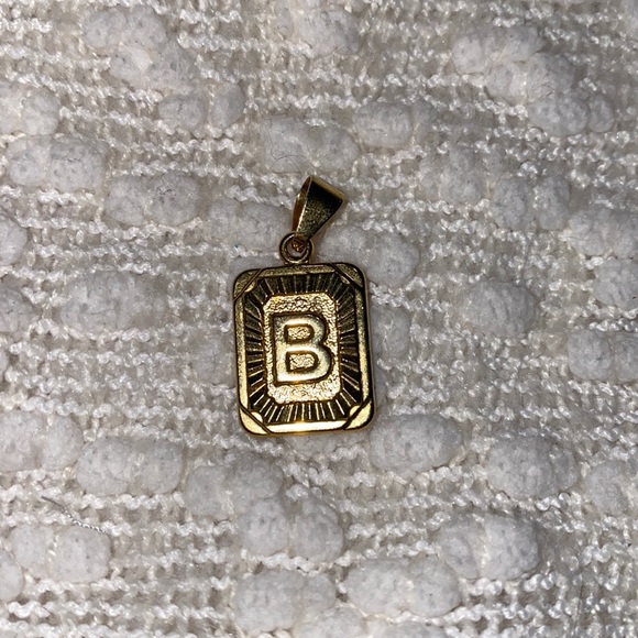B charm - Picture 1 of 2